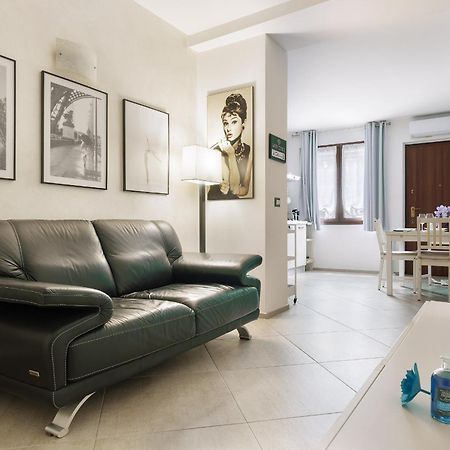 Il Glicine Apartment Montano Lucino Bagian luar foto