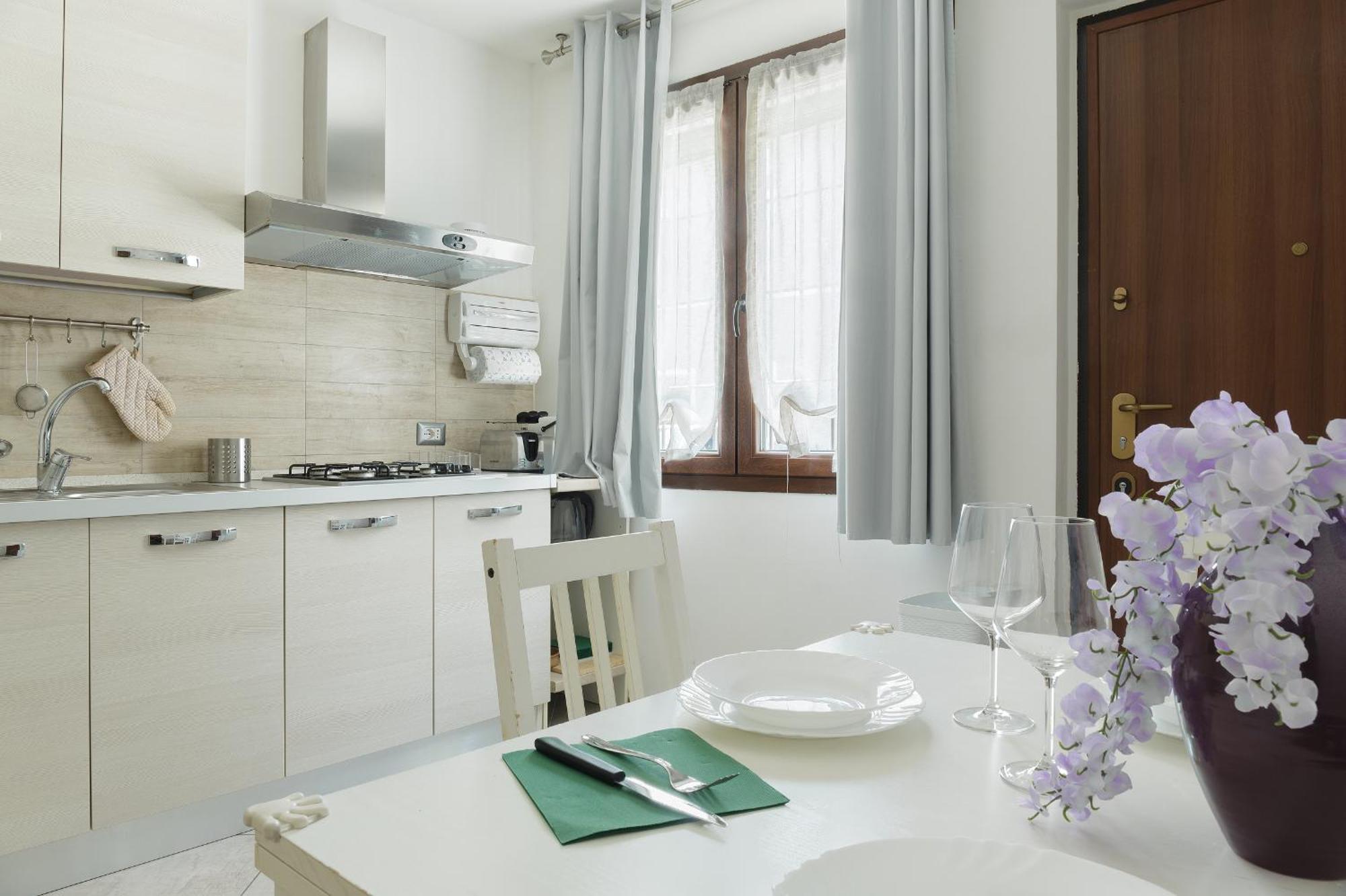 Il Glicine Apartment Montano Lucino Bagian luar foto