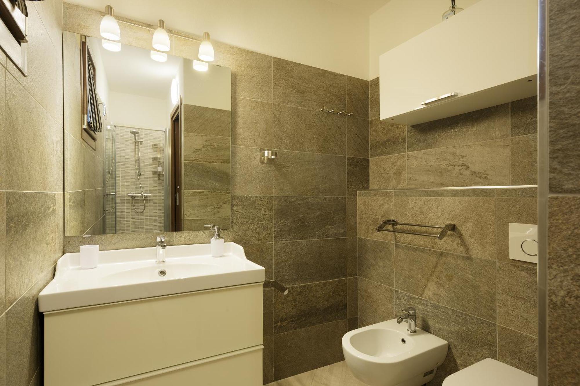 Il Glicine Apartment Montano Lucino Bagian luar foto
